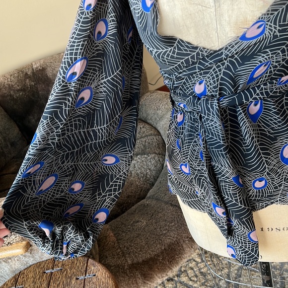 COPY - RARE Luxury Jones one of a kind wrap top (LA iconic) XS-M - Picture 12 of 15